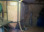 SILO FABRQUE PAR LE PROPRIETAIRE EQUIPE D'UN SYSTEME A VIS ET PNEUMATIQUE AVEC DEPOUSSIEREUR POUR TRANSPORT PELLETS
